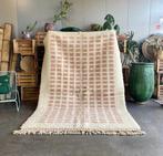 Minimalist Tapistry : Modern Handwoven Beni Ourain Moroccan, Huis en Inrichting, Stoffering | Tapijten en Kleden, Nieuw