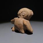 Maya Terracotta Ocarina figuur. 600 - 900 n.Chr. 6,2 cm H.