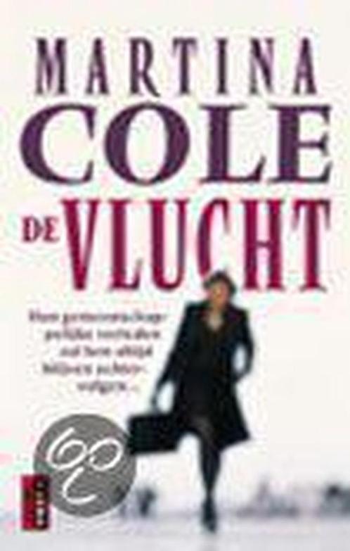 De vlucht / Poema thriller 9789024538720 M. Cole, Boeken, Thrillers, Gelezen, Verzenden