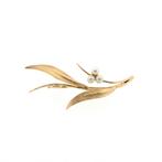18 Krt. Gouden broche met parel (geelgoud, florale broche), Sieraden, Tassen en Uiterlijk, Broches, Gebruikt, Overige kleuren