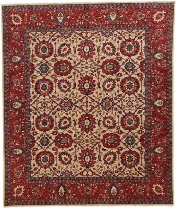 Tabriz Inspired Very Fine Wool Carpet with Luxurious Design, Huis en Inrichting, Stoffering | Tapijten en Kleden