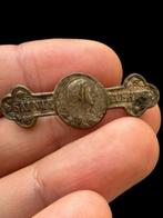 Mysterieuze esoterie, Gotische oude religieuze speld in, Antiek en Kunst