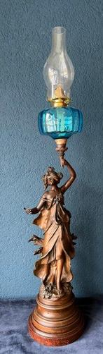 Decoratief ornament - Statue als olielamp - Frankrijk -