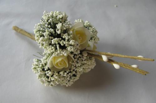 Corsage Mini Roos New Style -Pick Creme Corsage Mini Roos, Hobby en Vrije tijd, Knutselen, Nieuw, Ophalen of Verzenden