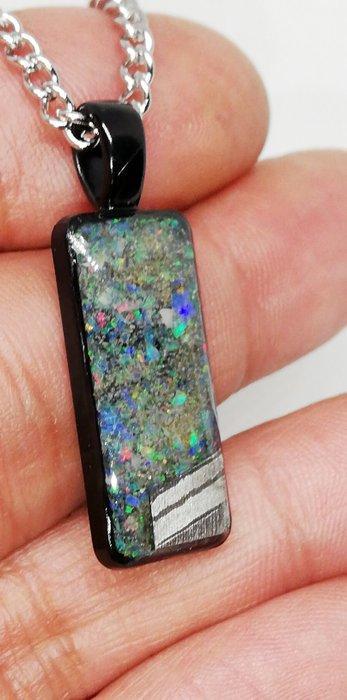 Meteoriethanger Seymchan stof en insluits, met Welo opal, Verzamelen, Mineralen en Fossielen