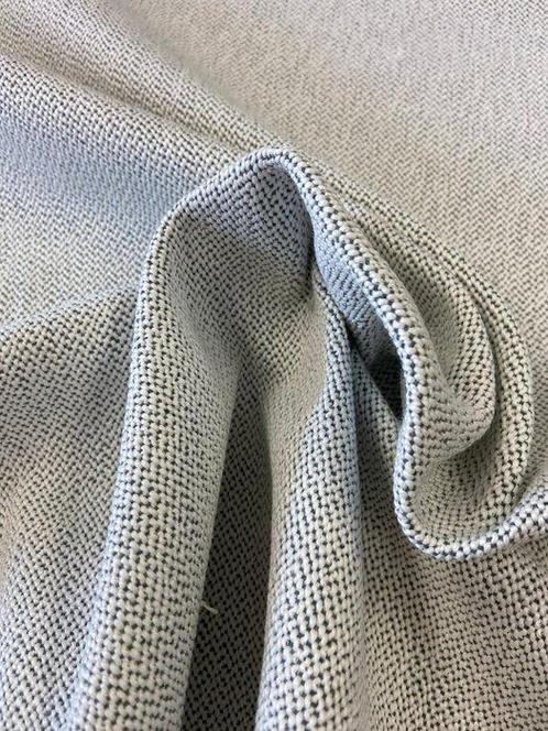 Alto pregio, wit-panna gebreid weefsel op een groene, Antiek en Kunst, Antiek | Kleden en Textiel