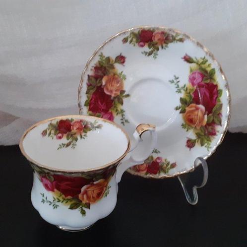Royal Albert, Royal Stafford, St.James itd - Koffie- en, Antiek en Kunst, Antiek | Meubels | Tafels