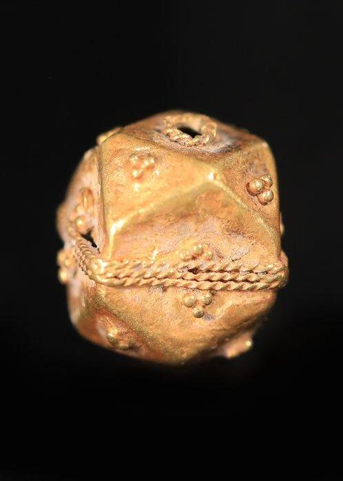 West-Aziatisch Goud Polygonale kraal met korrels, Antiek en Kunst, Antiek | Overige Antiek