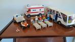 Playmobil - Playmobil Grote schoolbus( 5106) + Ziekenwagen