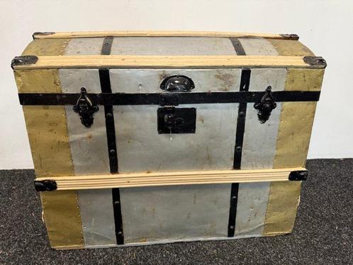 Kist - Hout, Metaal - Zweedse reiskoffer, Antiek en Kunst, Curiosa en Brocante