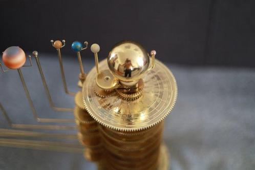 Messing mechanisch planetarium, Orrery. Eaglemoss-collectie, Antiek en Kunst, Antiek | Wandborden en Tegels