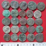 Romeinse Rijk Lot of 50 uncleaned large Æ Roman coins,, Postzegels en Munten