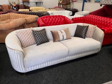 Velvet 3-Zits Loungebank Venetie – Showmodel Nu € 595,- beschikbaar voor biedingen