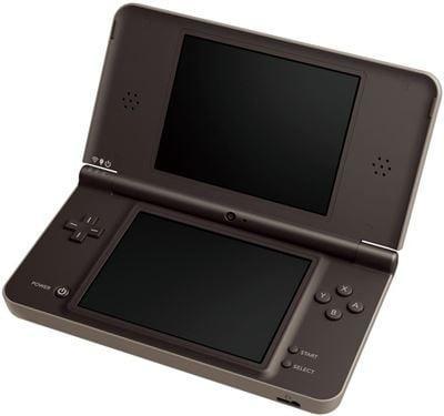 Nintendo DSi XL Zwart/Bruin (Gebruikte Staat & Krassen op..., Spelcomputers en Games, Spelcomputers | Nintendo DS, Gebruikt, Ophalen of Verzenden