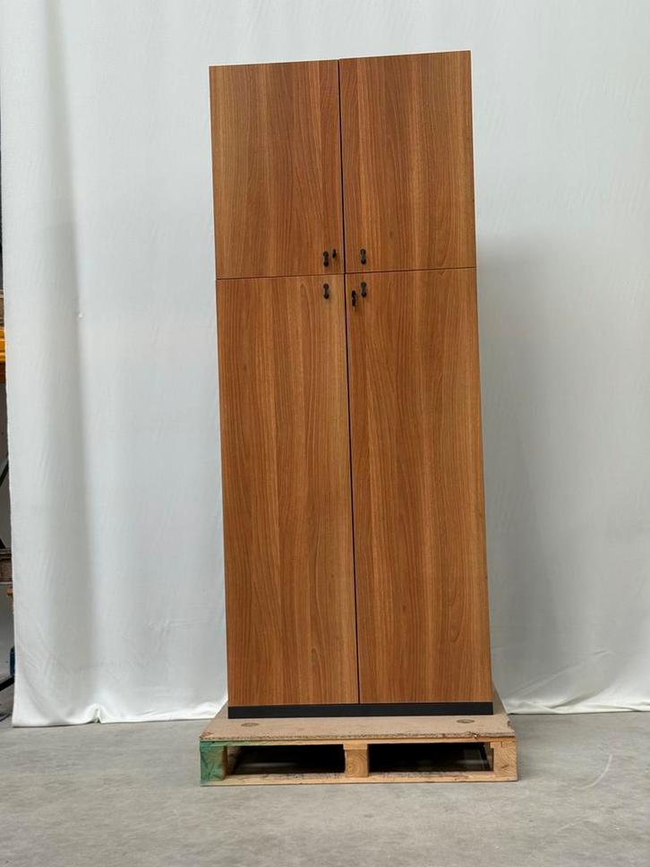 Bruin fineer Archief kast met deuren, Huis en Inrichting, Kasten | Roldeurkasten en Archiefkasten, Meerdere deuren, Met slot, 25 tot 50 cm