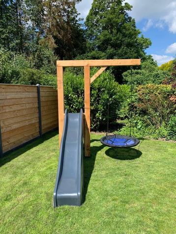 Schommel frame met glijbaan en schommel | Robuust frame beschikbaar voor biedingen