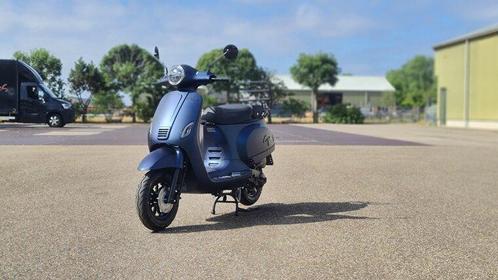 Capri V4s Matrix Basic - Matt Chameleon Blue Purple Blauw..., Fietsen en Brommers, Scooters | Overige merken, Nieuw, Verzenden