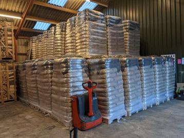 Houtpellets Nodig? Pallet (975kg) Gemakkelijk Thuisbezorgd! beschikbaar voor biedingen