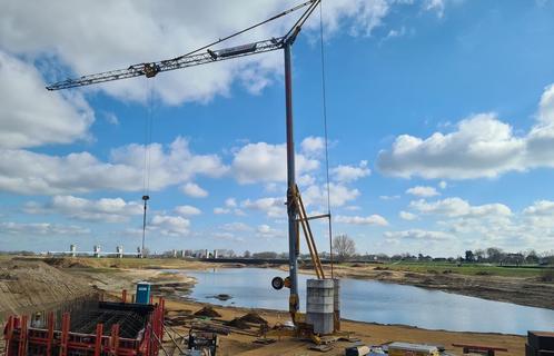 Bouwkraan huren | 24 meter giek | Geen hijsbewijs nodig, Zakelijke goederen, Machines en Bouw | Kranen en Graafmachines, Kraan