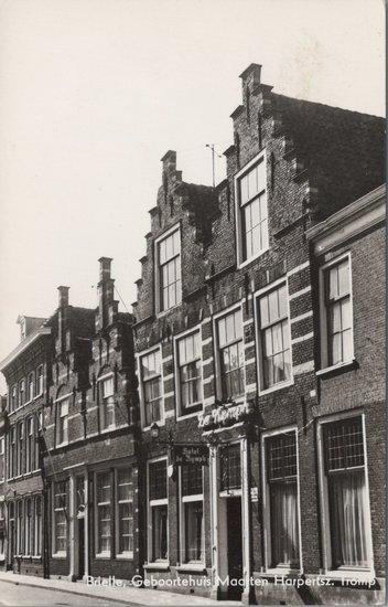 BRIELLE - Geboortehuis Maarten Harpertzs. Tromp, Verzamelen, Ansichtkaarten | Nederland, Verzenden
