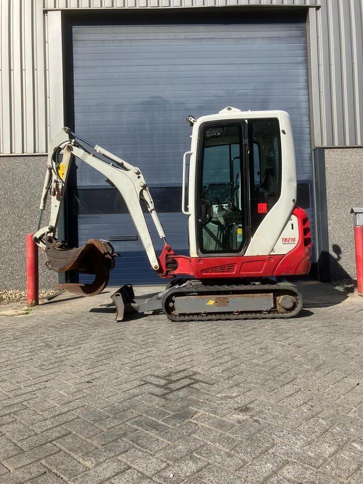 Takeuchi TB216LSA E graafmachine minigraver (2015/4242 uur), Zakelijke goederen, Machines en Bouw | Kranen en Graafmachines, Graafmachine
