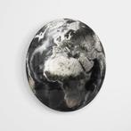Glasschilderij – Black Earth – 100cm rond, Huis en Inrichting, Nieuw, Schilderij, Ophalen of Verzenden, 100 tot 125 cm