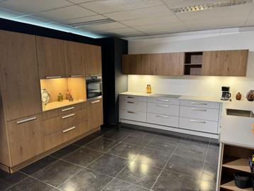 Nolte showroom keuken platina grijs/hout - incl. appartuur beschikbaar voor biedingen