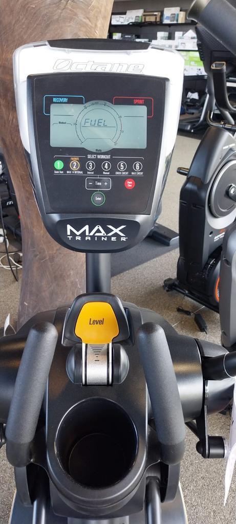 Octane Max Trainer, Sport en Fitness, Fitnessapparatuur, Stepapparaat, Gebruikt, Kunststof, Armen, Benen, Borst, Buik, Rug, Ophalen