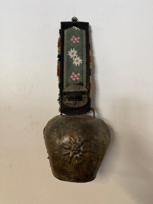 Decoratieve bel - Zwitserland - Grote alpen-herdersbel, Antiek en Kunst, Antiek | Overige Antiek