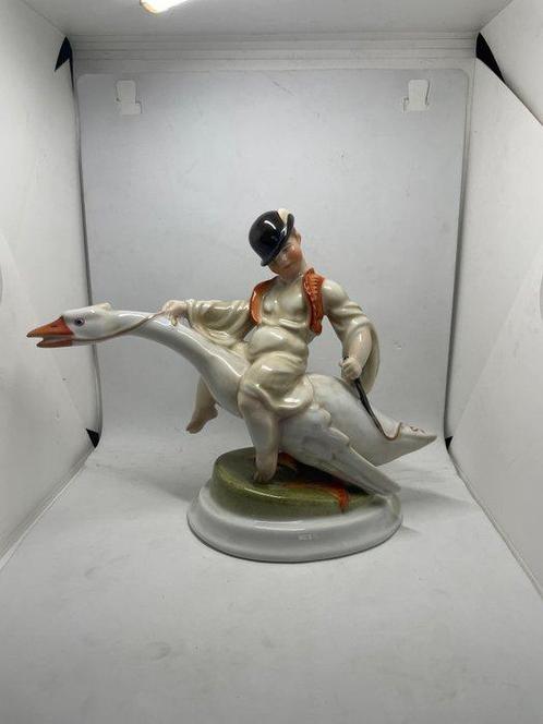 Herend - Miniatuur figuur - ragazzo che cavalca un’oca -, Antiek en Kunst, Antiek | Glas en Kristal