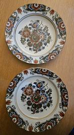 Delft, Plateelbakkerij - Bord (2) - Aardewerk - 2 borden