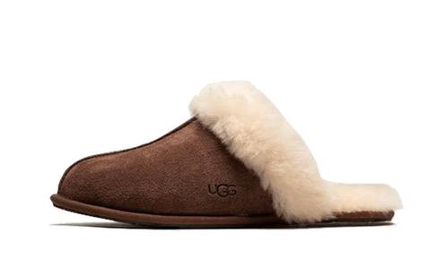 UGG Scuffette II Espresso - maat 38 (Pantoffels, Schoenen), Kleding | Dames, Schoenen, Sneakers of Gympen, Nieuw, Verzenden