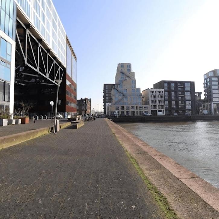 Gestoffeerde studio met mooi uitzicht en langetermijnhuur, Huizen en Kamers, Kamers te huur, 50 m² of meer, Rotterdam