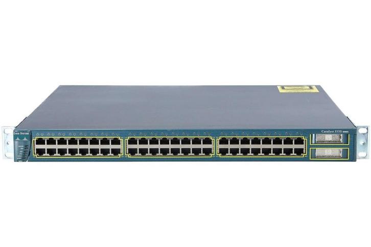 Cisco Catalyst SMI WS-C3550-48-SMI  48×10/100, 2 GBIC ports, Computers en Software, Netwerk switches, Zo goed als nieuw, Ophalen of Verzenden