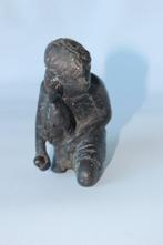 Beeld, Bronzen beeld meisje met bal - Het vergeten kind - 11, Antiek en Kunst