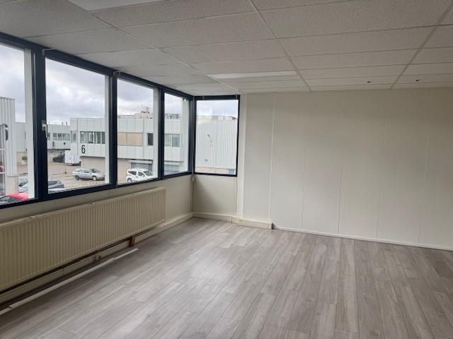 Instapklare lichte kantoorruimte nabij Spaarndammerstraat, Zakelijke goederen, Bedrijfs Onroerend goed, Kantoorruimte, Huur