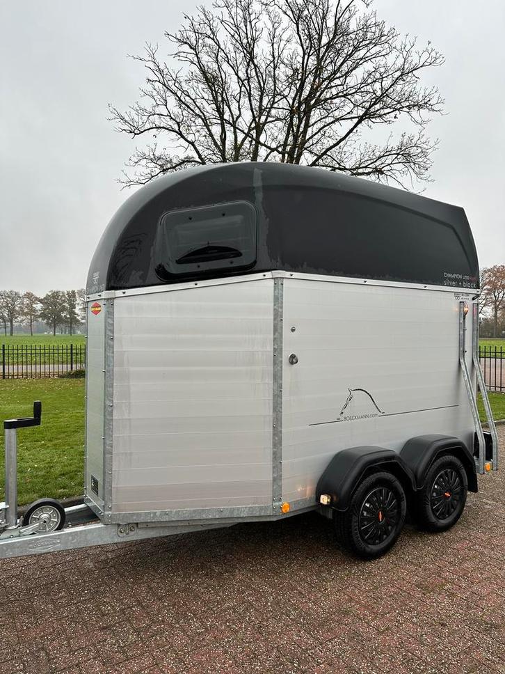 Uniek! Nieuwstaat Bockmann 1,5 paards met zadelkamer!, Dieren en Toebehoren, Paarden en Pony's | Trailers en Aanhangwagens, 1½-paards trailer