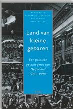 Land van kleine gebaren 9789061686248, Boeken, Verzenden, Zo goed als nieuw