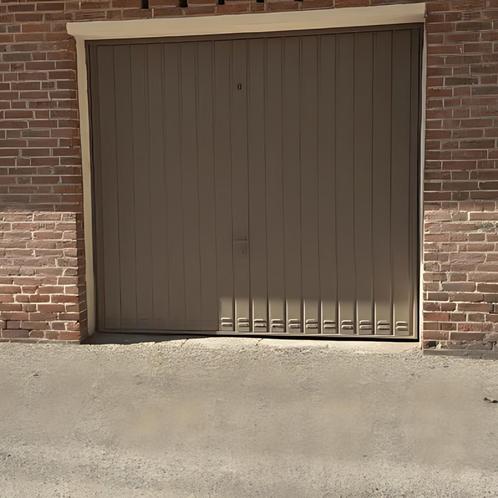 Ruime opslagruimte te huur aan Koningin Emmalaan gevonden in, Huizen en Kamers, Huizen te huur, Direct bij eigenaar