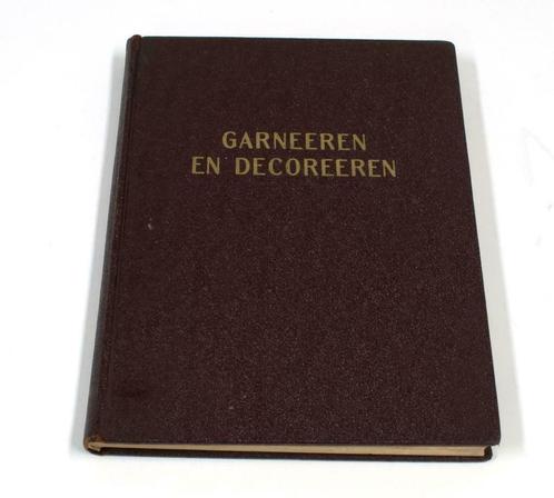 Boek Vintage Garneeren en Decoreeren Jongert AB917, Boeken, Kookboeken, Gelezen, Verzenden