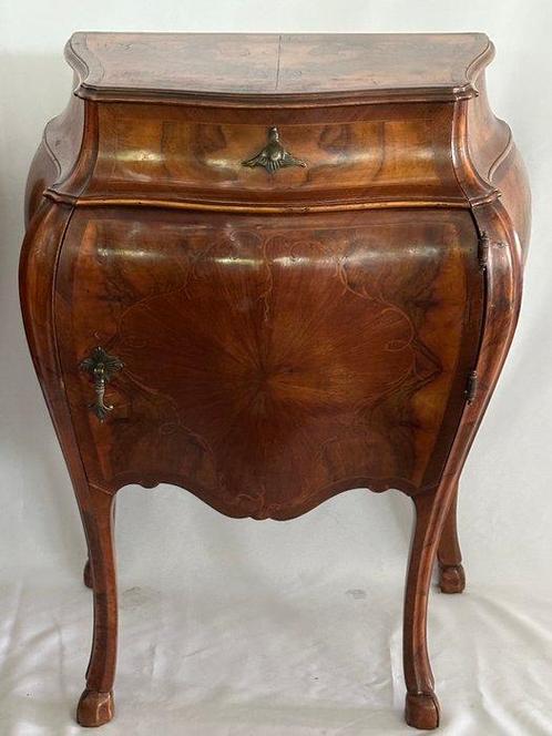 Commode (2) - Walnoot - gebold cassette, Antiek en Kunst, Antiek | Overige Antiek