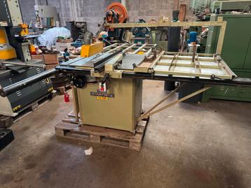 Zaagmachine  Cirkelzaagmachine  Zaagtafel beschikbaar voor biedingen