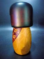 Okamoto Usaburo - Beeldje, Mooie Creative Kokeshi-pop,, Antiek en Kunst