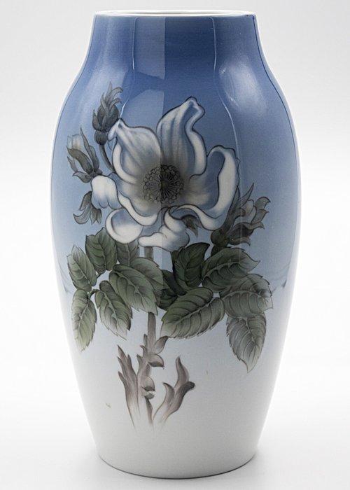Bing & Grøndahl Art Nouveau Porcelain Vase with Cherry, Antiek en Kunst, Antiek | Glas en Kristal