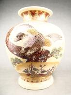 Vaas - Porselein, Satsuma vaas met een grote adelaar - Japan, Antiek en Kunst