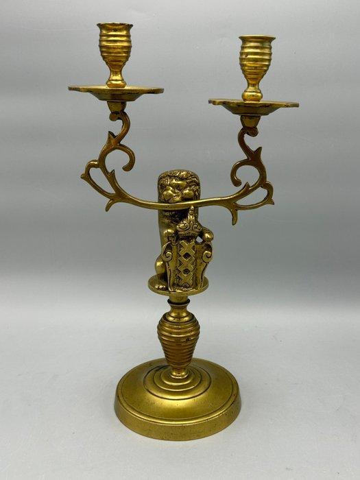 Zware Kandelaar met wapen Amsterdam - Kandelaar - Messing -, Antiek en Kunst, Curiosa en Brocante
