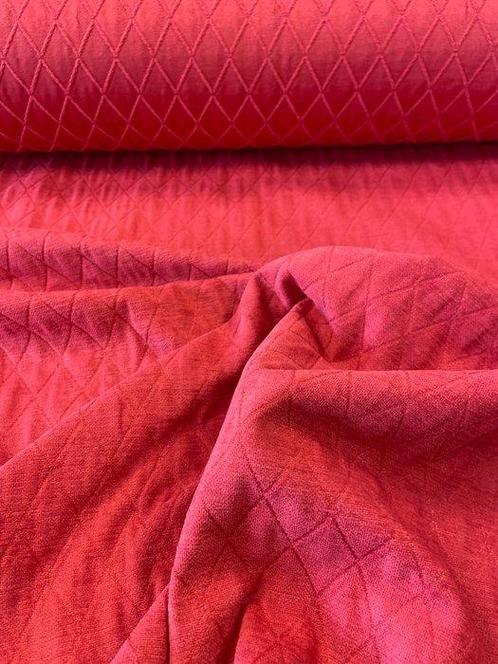 Zacht velours handdoekstof met levendige rode ruitmotieven,, Antiek en Kunst, Antiek | Kleden en Textiel