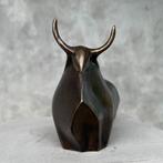 sculptuur, NO RESERVE PRICE - Sculpture of an abstract bull