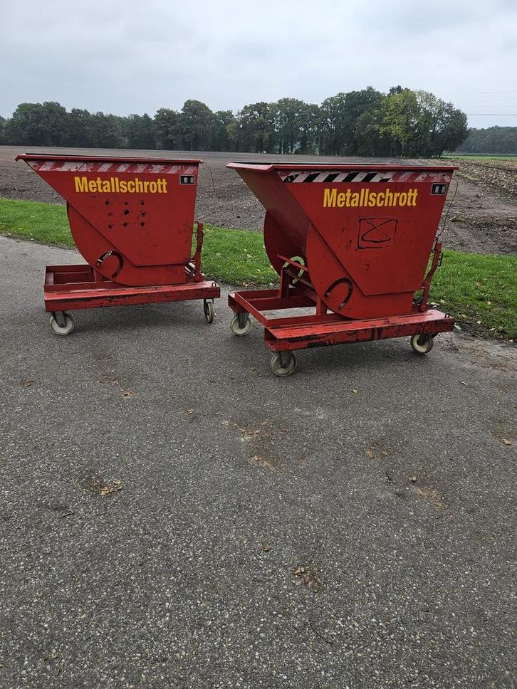 Kiepbak kantelbak spanenbak heftruck 500 liter, Zakelijke goederen, Machines en Bouw | Heftrucks en Intern transport, Voorzetapparatuur