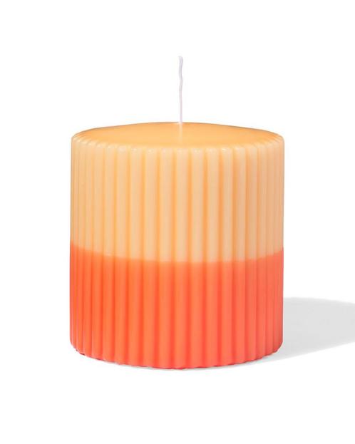 HEMA Stompkaars Ø10x10cm ribbel lichtoranje-oranje, Huis en Inrichting, Woonaccessoires | Kandelaars en Kaarsen, Nieuw, Verzenden
